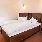 Alte Canzley 4*