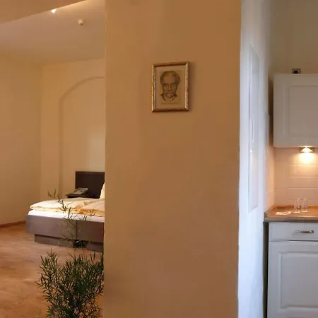 Alte Canzley Szálloda 4*