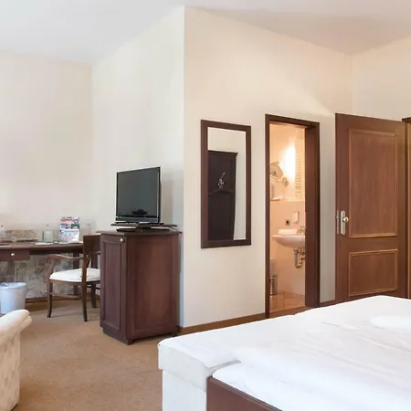 Alte Canzley 4*