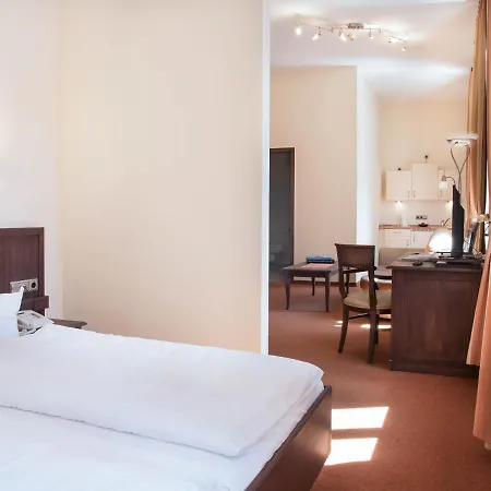 Alte Canzley 4*